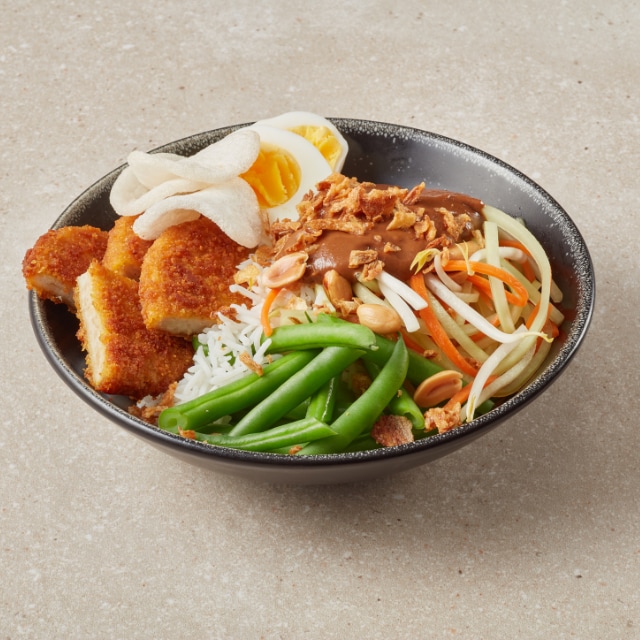 Gado gado met krokante kip